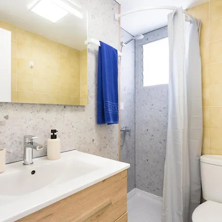 Appartement Spacious 3-bedroom With Pool & Balcony - Steps From Puerto Colon, & Local Attractions Costa Adeje (Tenerife)