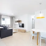 Apartament Spacious 3-bedroom With Pool & Balcony - Steps From Puerto Colon, & Local Attractions *