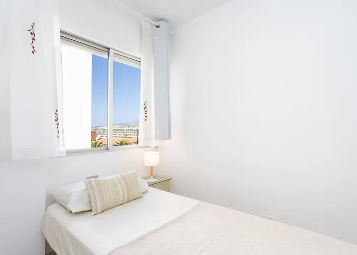 Spacious 3-bedroom With Pool & Balcony - Steps From Puerto Colon, & Local Attractions * Costa Adeje (Tenerife)